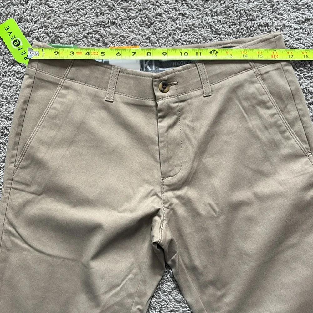 Haggar Men's Life Khaki Comfort Chino Flat Front Pant, Medium Khaki, 33x30